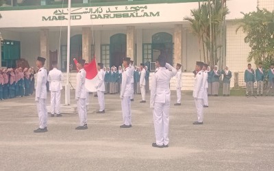 Santri & Pemuda Babussalam Bersatu! Upacara Sumpah Pemuda di lapangan Masjid Darussalam Penuh Semangat Kebangsaan