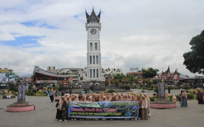 Ziarah dan Studi Wisata Santri kelas 7 SMP Babussalam Pekanbaru ke Sumatera Barat Menyatu dengan Sejarah dan Alam