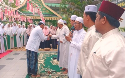 Jumat Mubarokah SMP Babussalam Istimewa, Maulid Salasin Digelar Penuh Sholawat