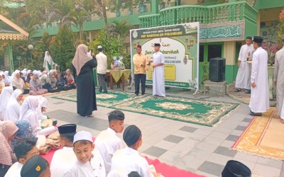 Jumat Mubarokah Makin Istimewa! Trofi dan Bingkisan Dibagikan untuk Kelas Terbaik